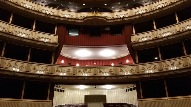 Duża sala teatralna